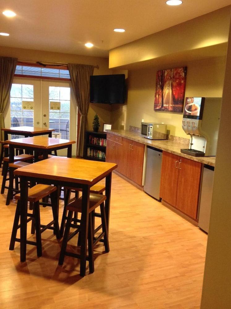 Grand View Inn & Suites 瓦西拉 外观 照片